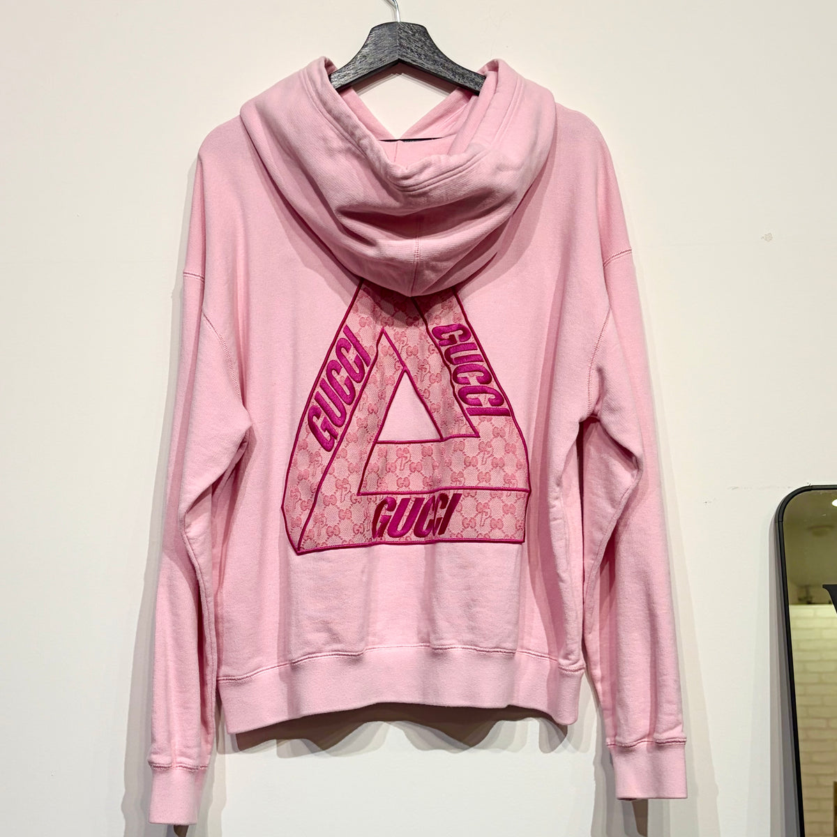 PALACE GUCCI プルオーバーパーカー トライアングルロゴ刺繍 ピンク L メンズ TT111