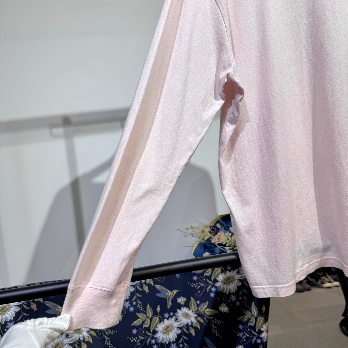 Supreme シュプリーム 長袖Tシャツ ロンT ピンク系 フロントグラフィック L メンズ トップス TT054