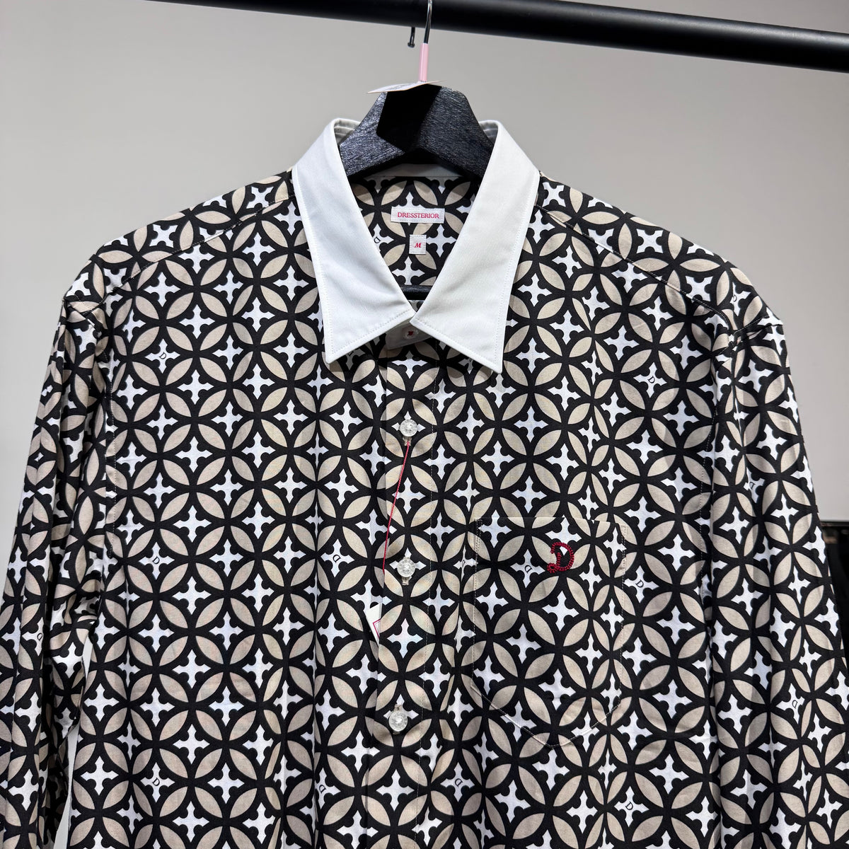 新品 タグ付き【定価18,700円】DRESSTERIOR ドレステリア 総柄 長袖シャツ 幾何学柄 ホワイト ベージュ ブラック ブレストポケット メンズ M 日本製 TT016