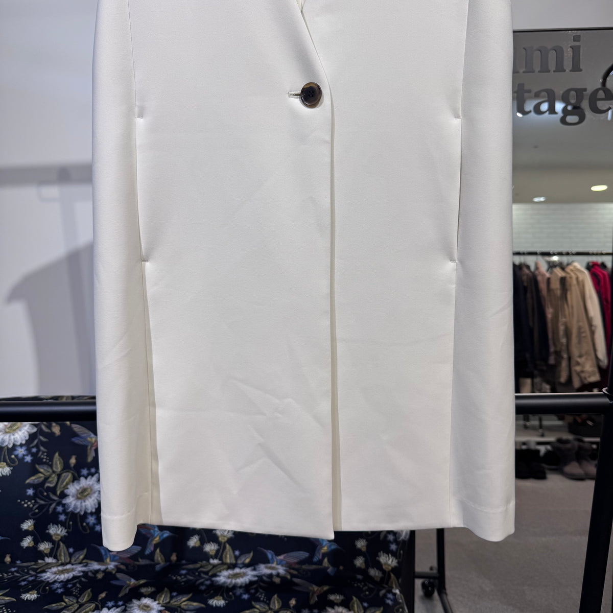新品・タグ付き【定価31,900円】UNTITLED アンタイトル ロングジレ ベスト ノースリーブ ホワイト系 サイズ2 M 日本製 TT046