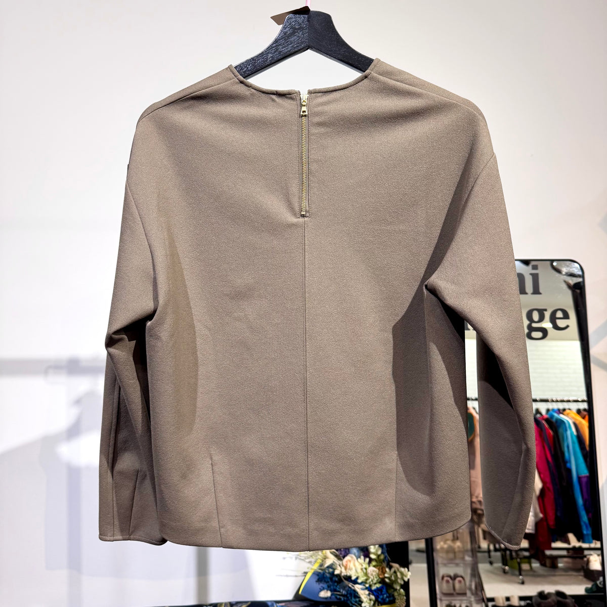 新品 タグ付き【定価17,600円】DRESSTERIOR ドレステリア Vネック 長袖プルオーバー ブラウン系 レディース トップス 36 S ストレッチ TT020