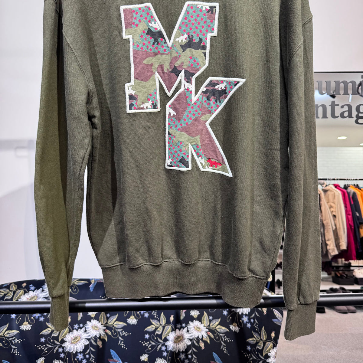 MAISON KITSUNÉ メゾンキツネ ロゴ MKワッペン カモフラ スウェット コットン100 オリーブ カーキー系 メンズ XS 秋冬 TT050