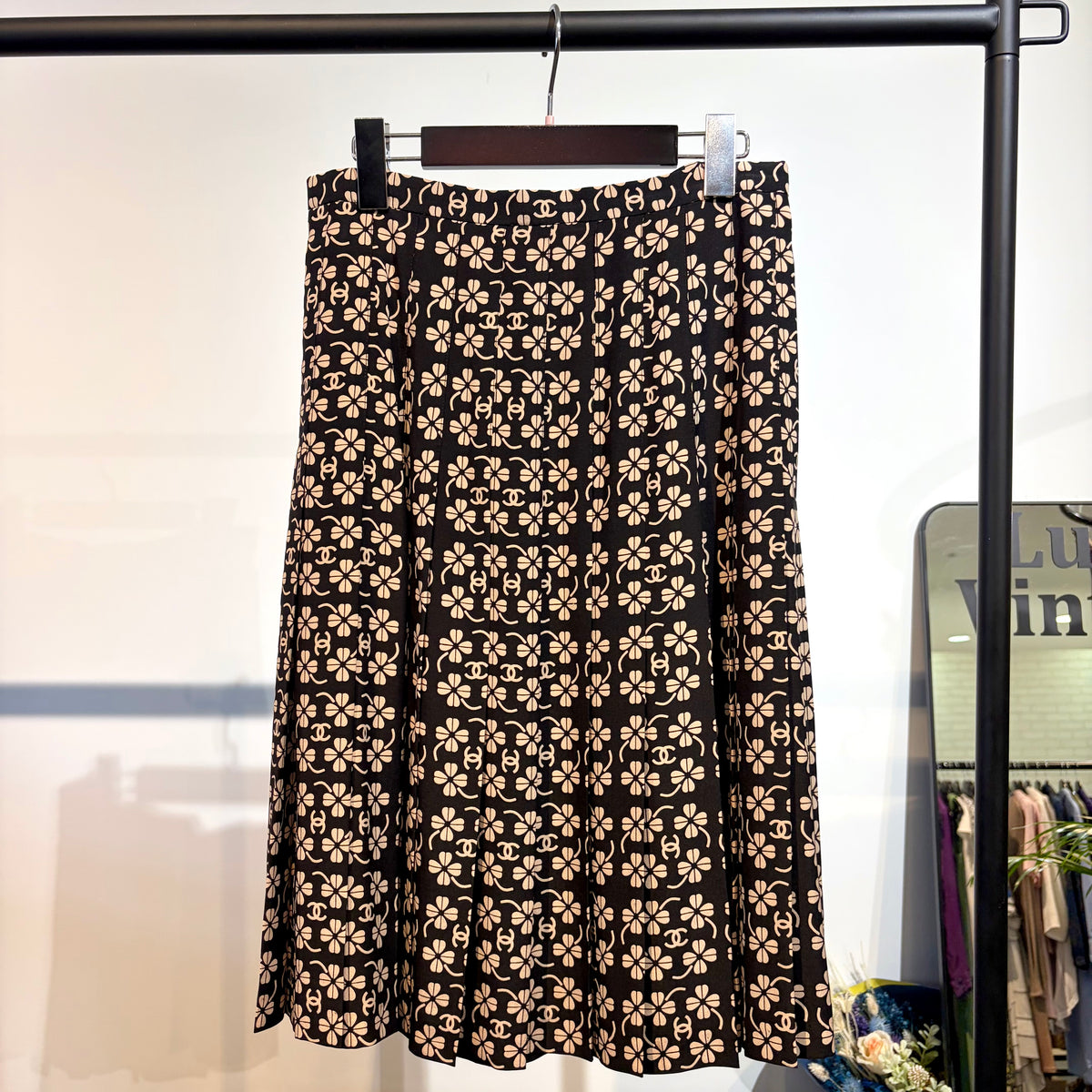 CHANEL カメリア ココマーク 総柄 プリーツスカート ブラック ベージュ 42 レディース TT007