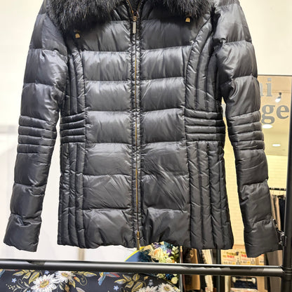 Max Mara マックスマーラ ファー襟 パデッドジャケット ブラック系 レディース 42 TT095