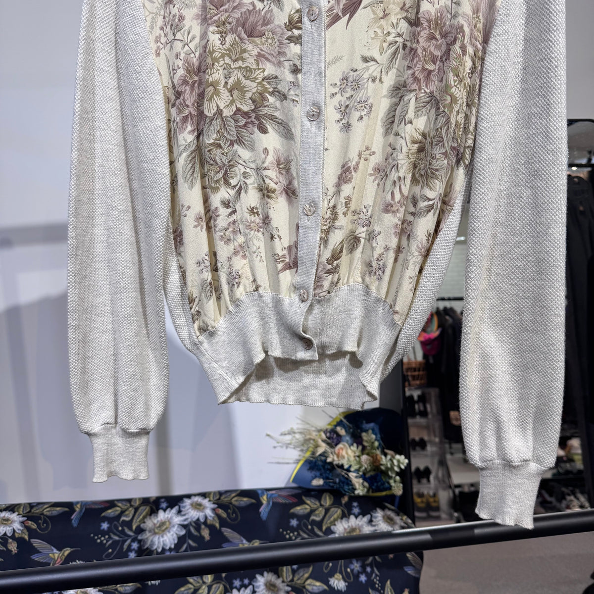 ETRO エトロ フラワープリント切替 カーディガン 長袖 ホワイト系 アイボリー系 レディース トップス L相当 TT052