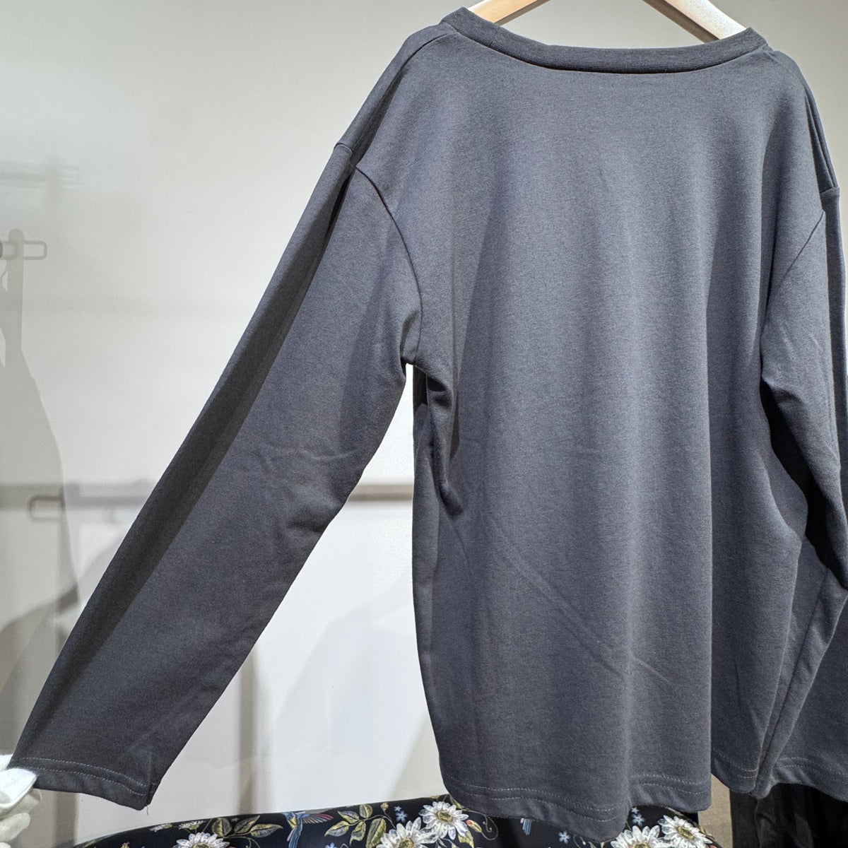 THE SHOP TK キッズ 長袖ロゴプリントTシャツ チャコールグレー 140cm 新品タグ付き TT061