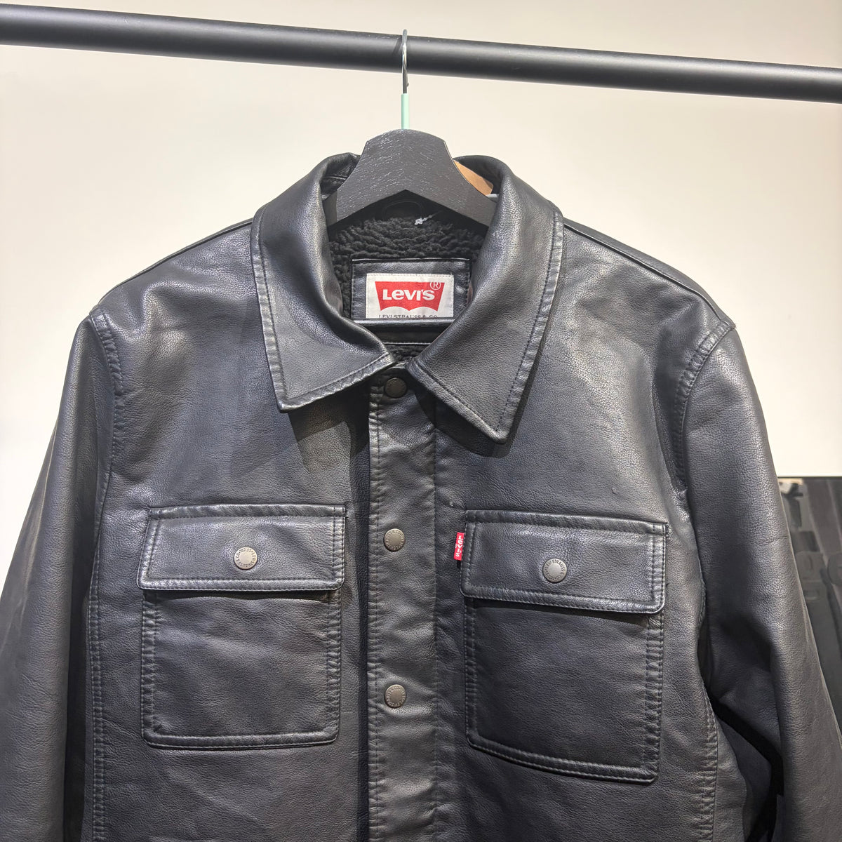Levi’s フェイクレザー ジャケット ボア裏地 ブラック サイズM メンズ TT093