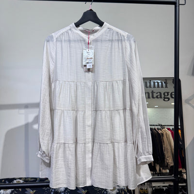 新品・タグ付き【定価19,800円】DRESSTERIOR ドレステリア ティアードブラウス バンドカラー ホワイト系 レディース トップス サイズ36 日本製 TT047