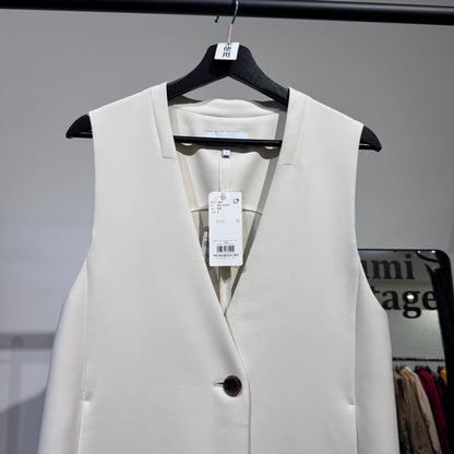 新品・タグ付き【定価31,900円】UNTITLED アンタイトル ロングジレ ベスト ノースリーブ ホワイト系 サイズ2 M 日本製 TT046