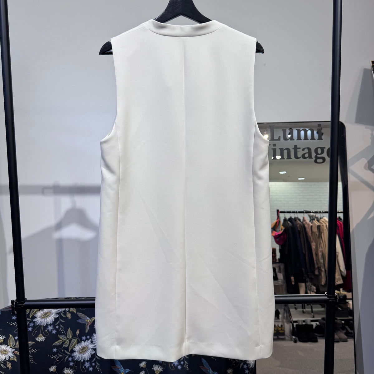 新品・タグ付き【定価31,900円】UNTITLED アンタイトル ロングジレ ベスト ノースリーブ ホワイト系 サイズ2 M 日本製 TT046