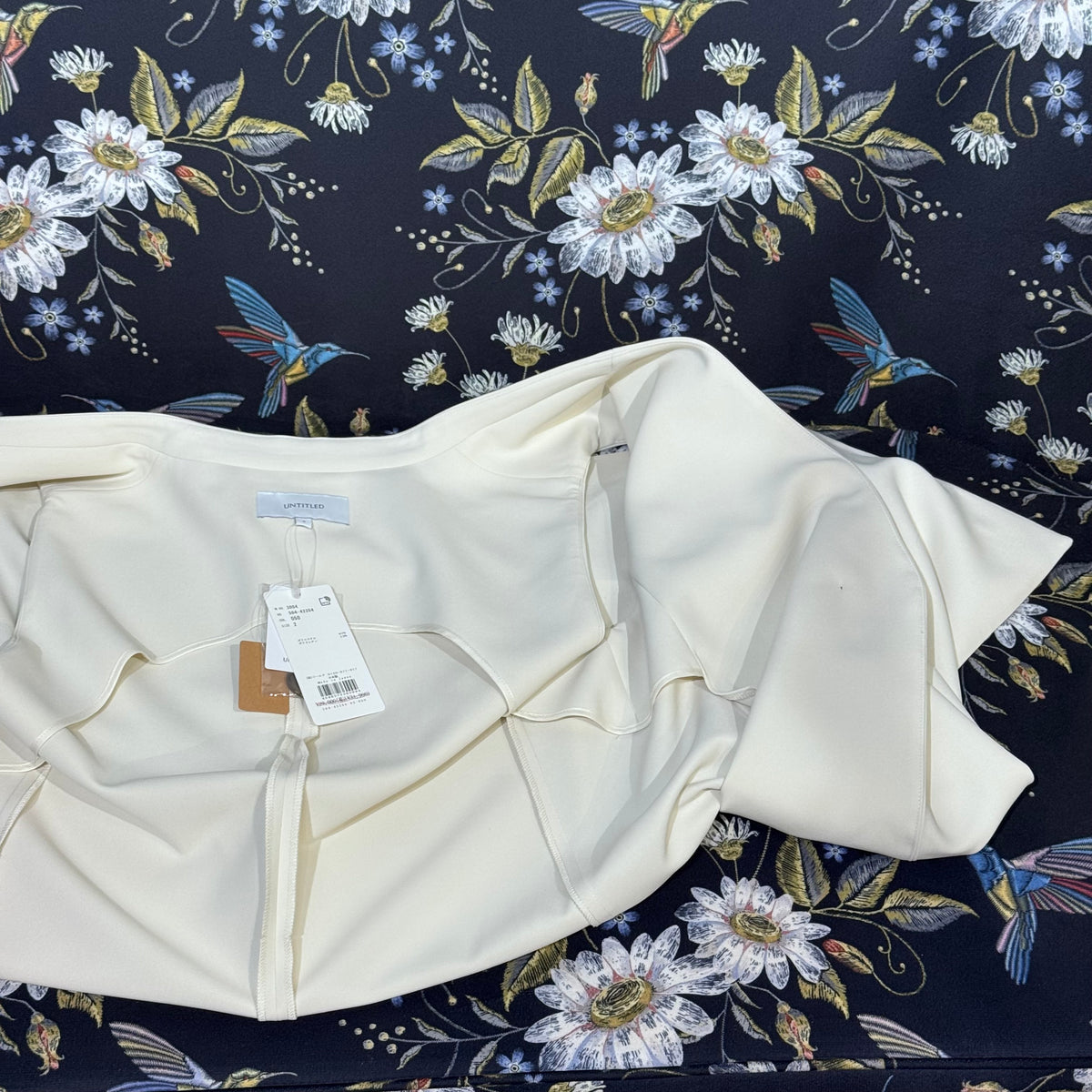 新品・タグ付き【定価31,900円】UNTITLED アンタイトル ロングジレ ベスト ノースリーブ ホワイト系 サイズ2 M 日本製 TT046