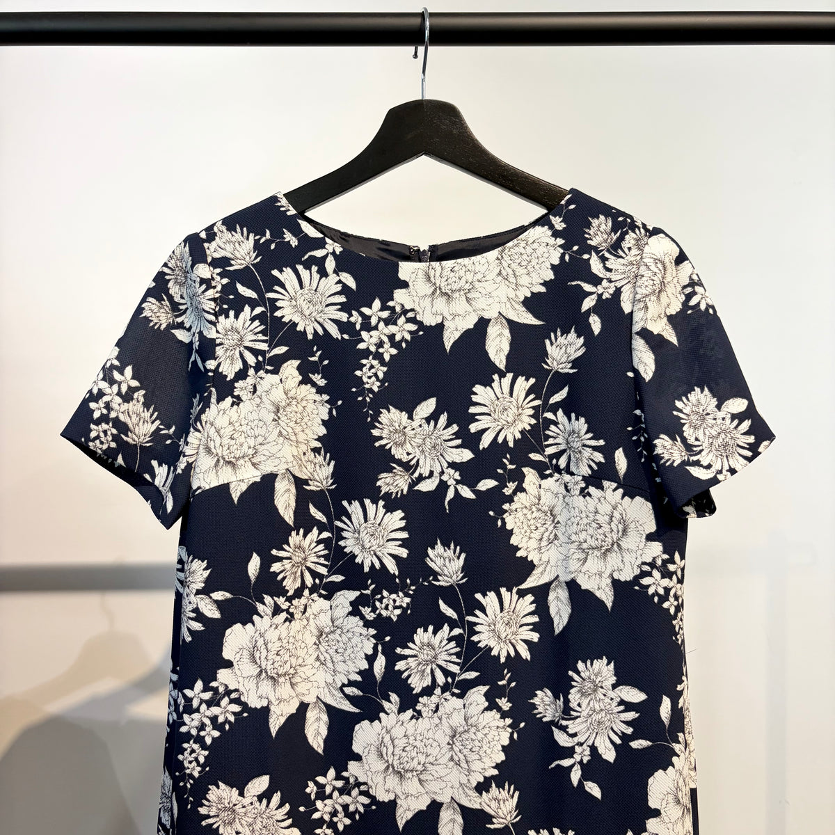 未使用品【定価5.6万】MACKINTOSH LONDON フラワープリント ワンピース ネイビー 38 日本製 レディース TT037