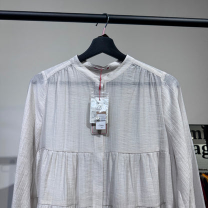 新品・タグ付き【定価19,800円】DRESSTERIOR ドレステリア ティアードブラウス バンドカラー ホワイト系 レディース トップス サイズ36 日本製 TT047