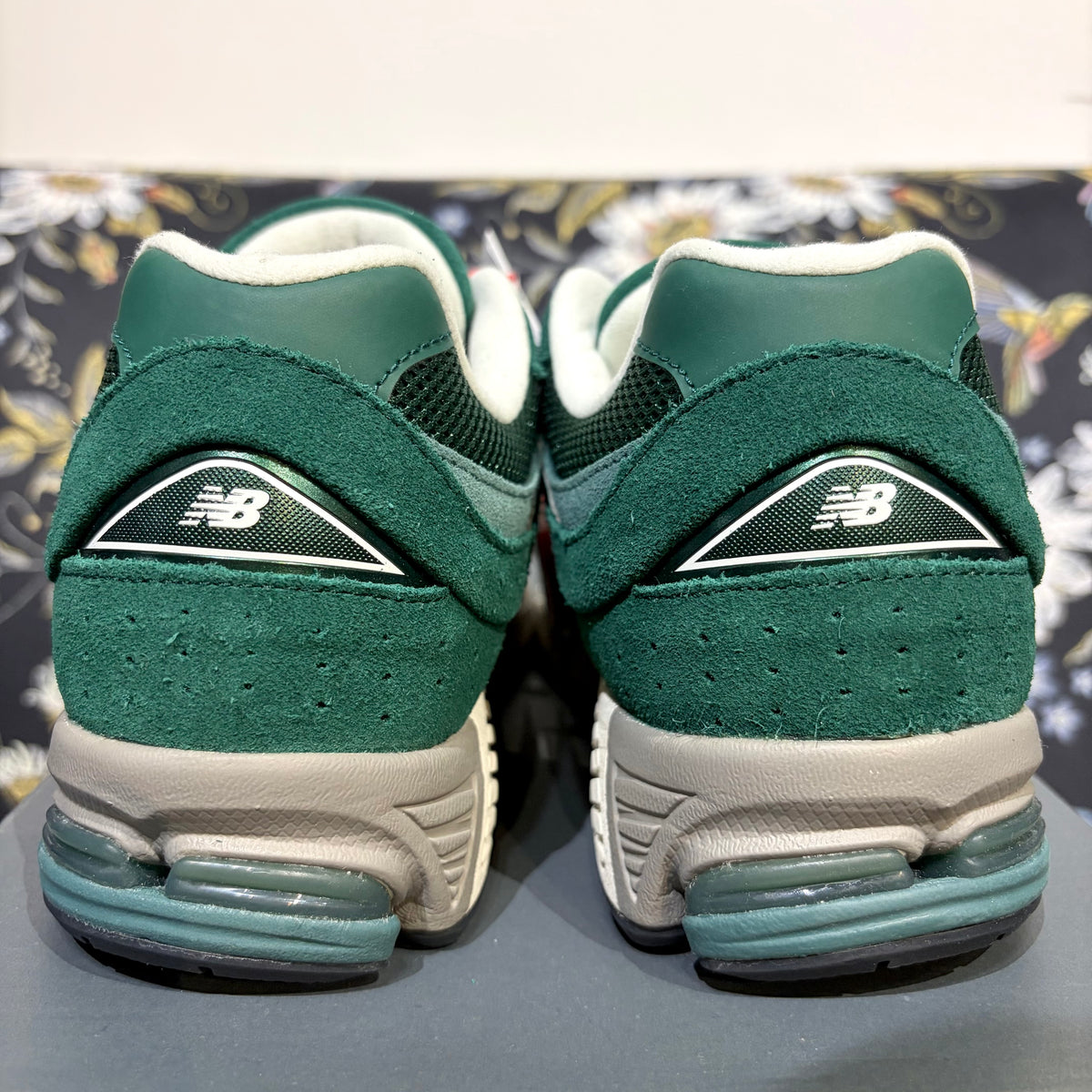 未使用品【定価19,800円】New Balance ニューバランス 2002R グリーン シューズ スニーカー 26.5cm 箱付き TT035
