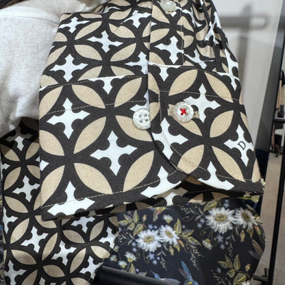 新品 タグ付き【定価18,700円】DRESSTERIOR ドレステリア 総柄 長袖シャツ 幾何学柄 ホワイト ベージュ ブラック ブレストポケット メンズ M 日本製 TT016