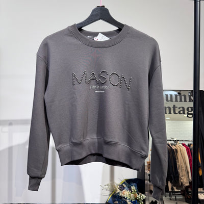 新品・タグ付き【定価9,900円】DRESSTERIOR ドレステリア MASON ビジューロゴ スウェット プルオーバー グレー系 サイズ38 M TT048