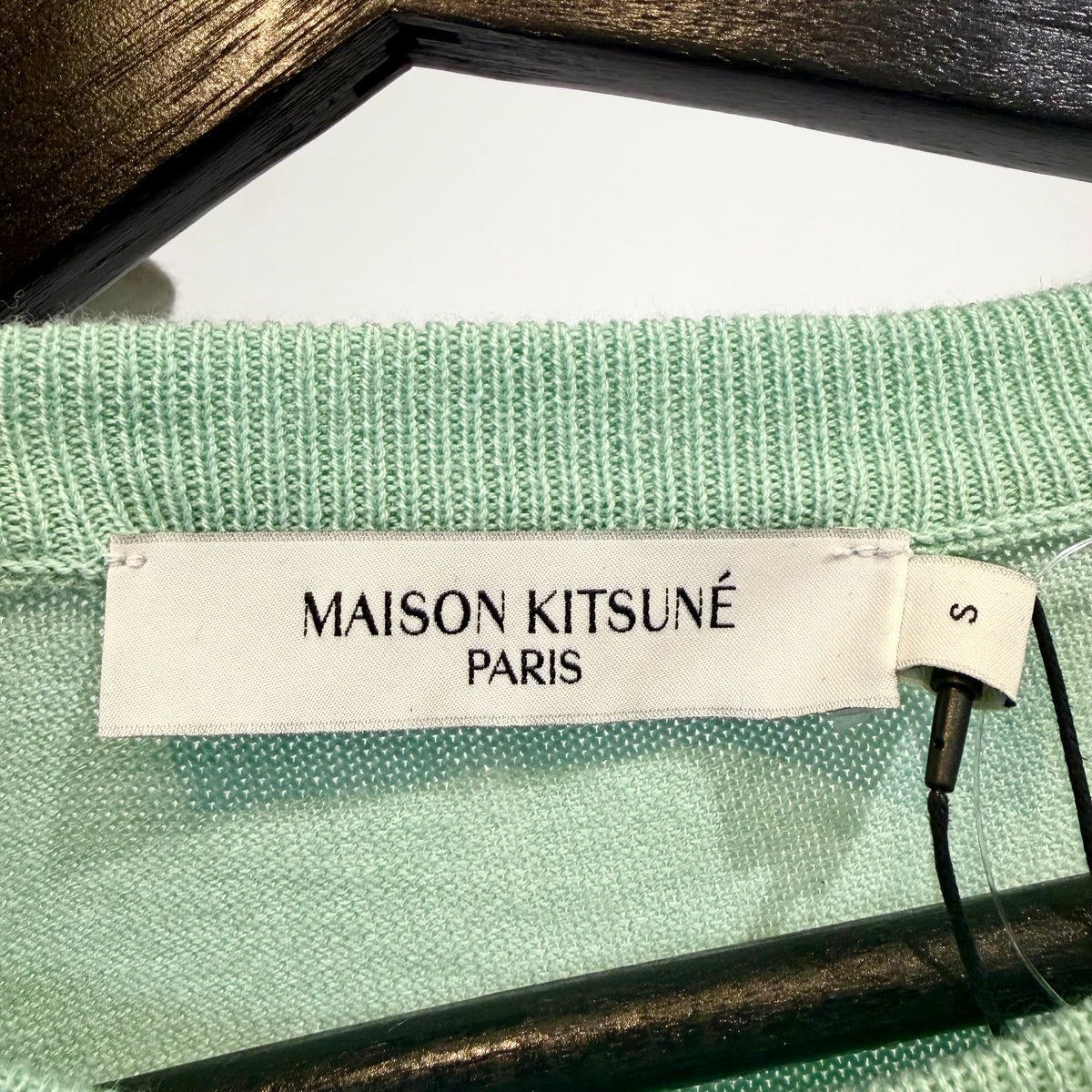 【未使用品】MAISON KITSUNÉ メゾンキツネ フォックス刺繍 ニット セーター ミストグリーン S メンズ TT031